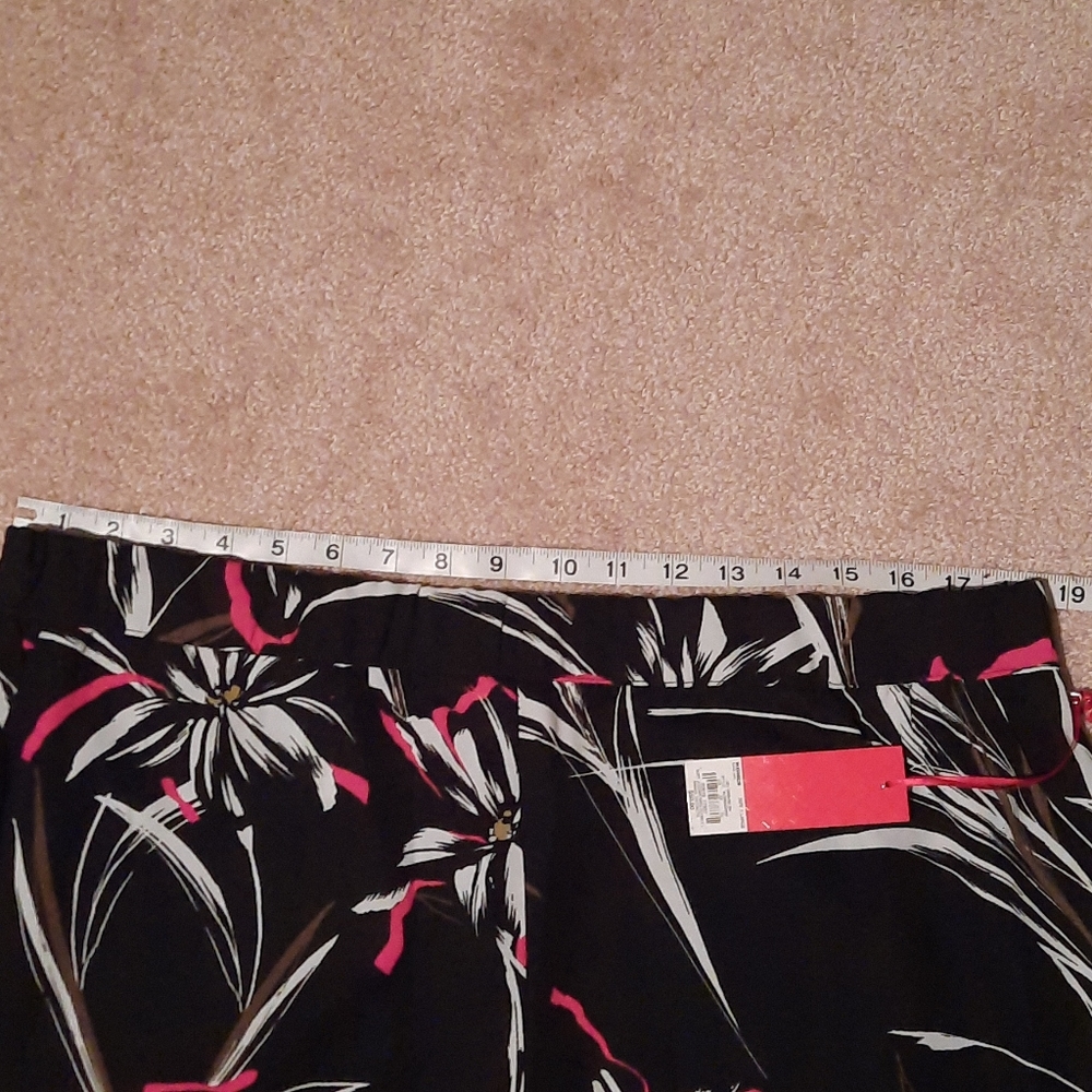 Jennifer Lopez jogger pants - Picture 8 of 9